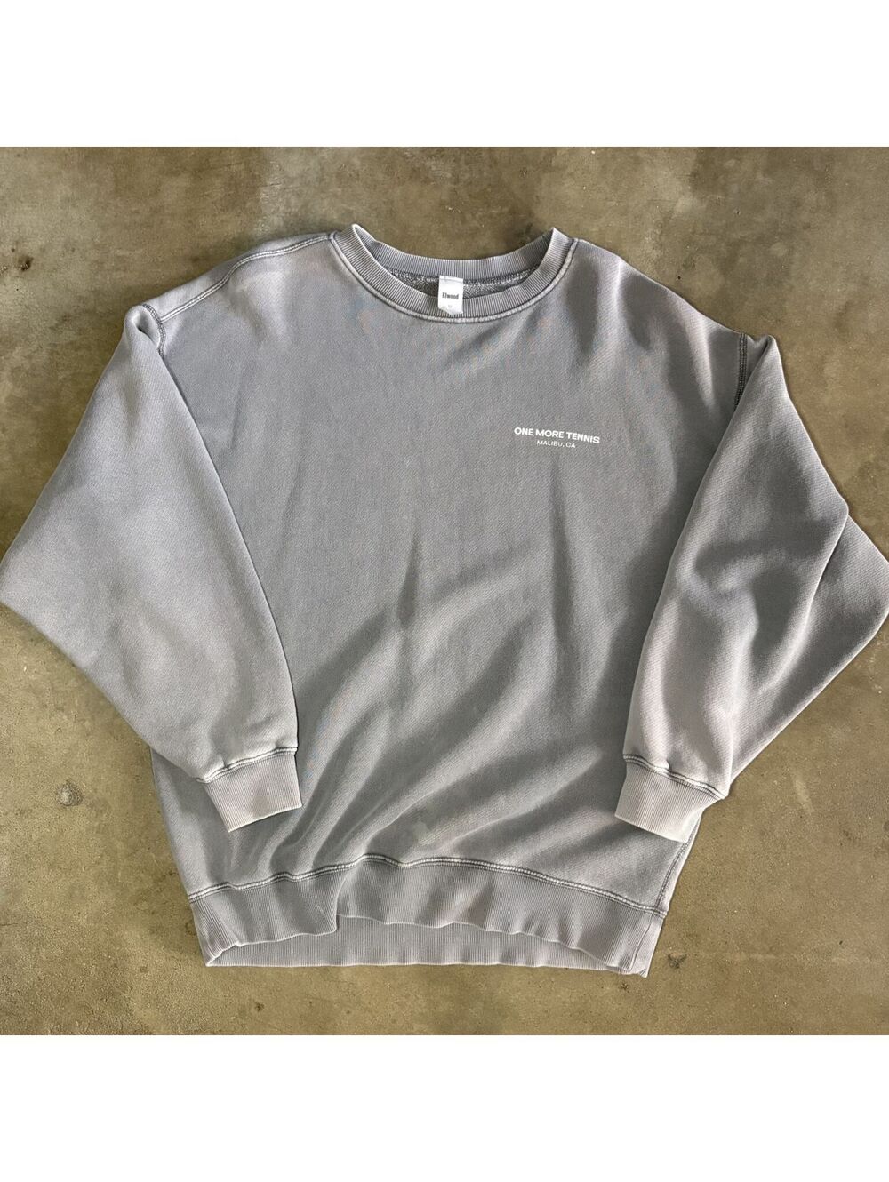 Elwood Men's Oversized Medium "Compete Hard Daily" Sweatshirt
